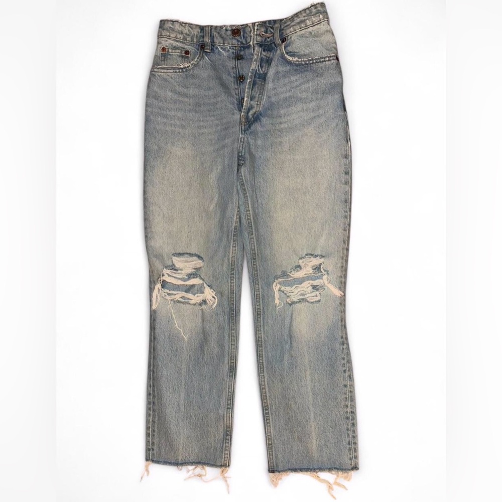 ZARA High-waisted, straight-leg jeans with ripped knees and frayed hem. SIZE 2